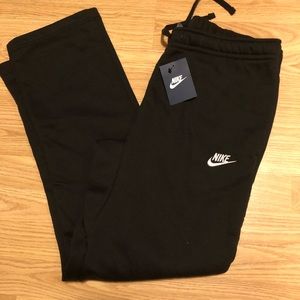 Nike Pants - Men’s New Nike Sweatpants Size Medium Nike Pants - Men’s New Nike Sweatpants Size Medium